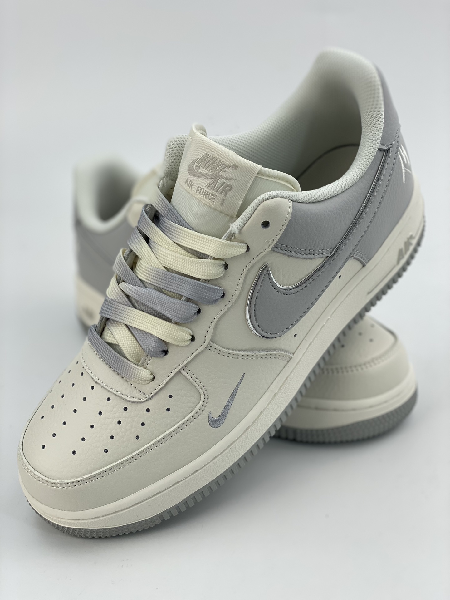 260 Nike Air Force 1 Low 07 白灰小钩 IO5636-888