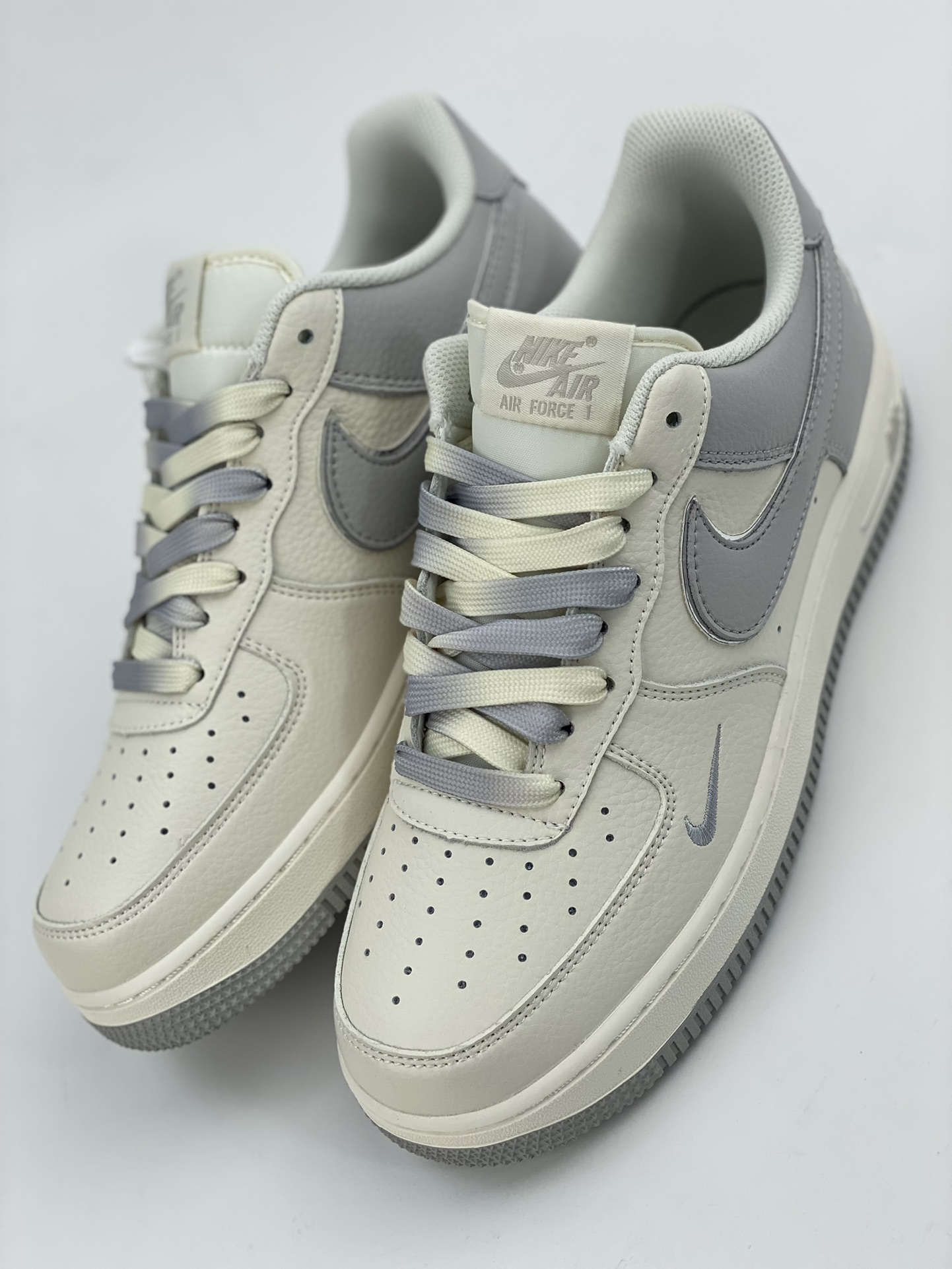 260 Nike Air Force 1 Low 07 白灰小钩 IO5636-888