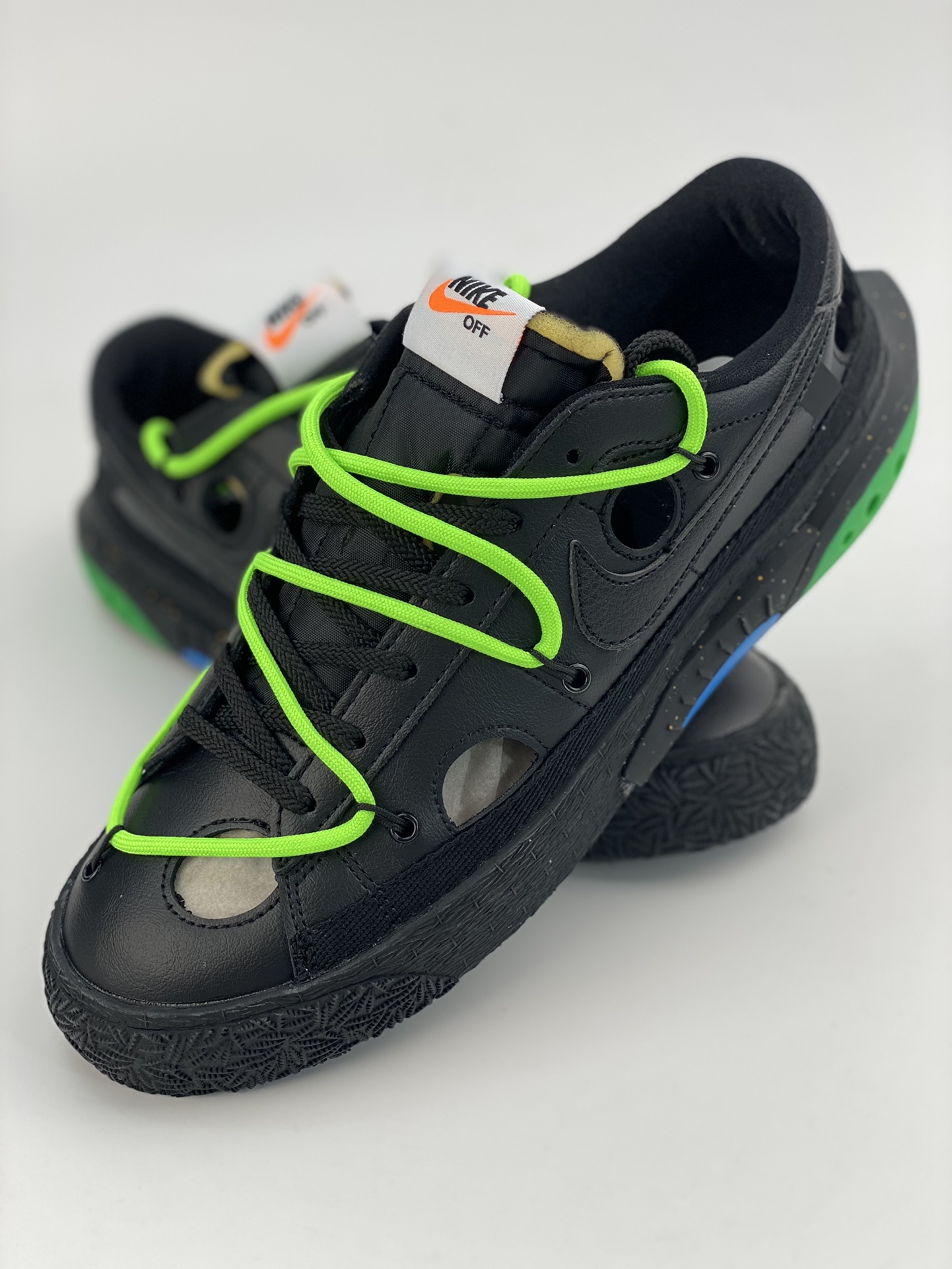 240 Off-White x Nike Blazer Low 开拓者解构低帮 DH7863-001