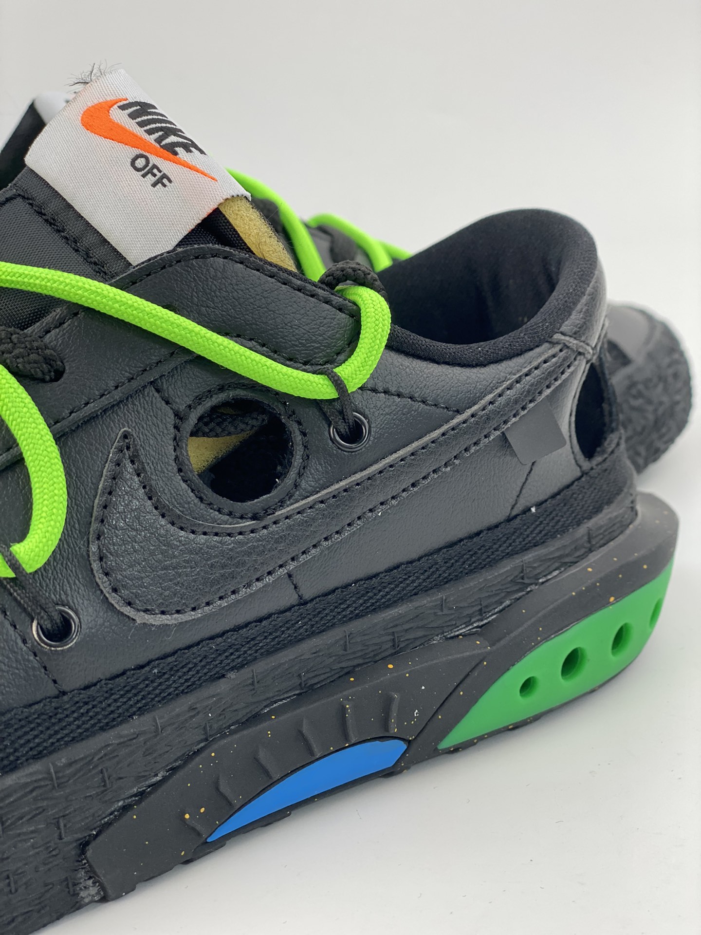 240 Off-White x Nike Blazer Low 开拓者解构低帮 DH7863-001