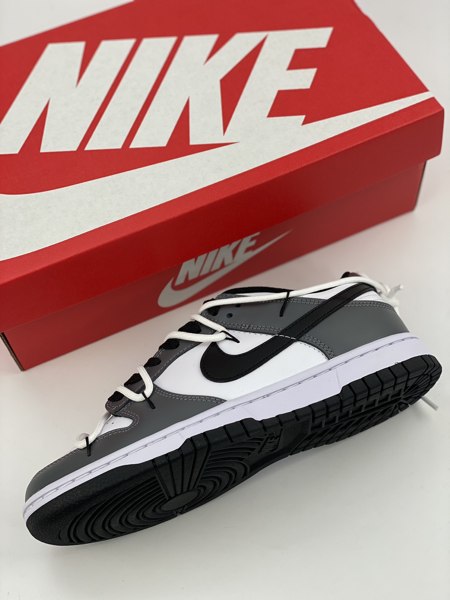 240 NIKE SB Dunk Low 雾色渡鸦 黑白灰绑带 DD1503-101