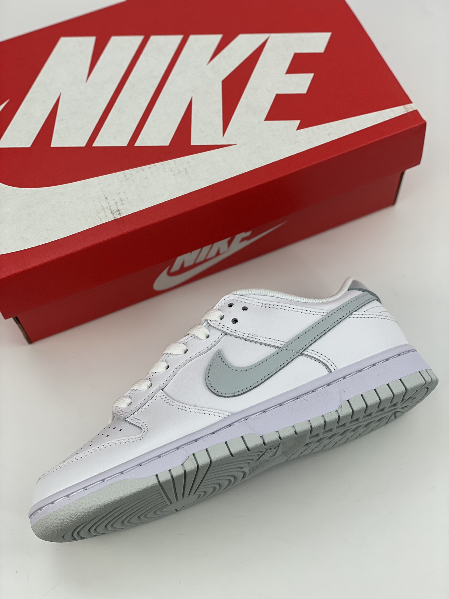 NIKE SB Dunk Low Neutral Grey White Grey DH9765-102