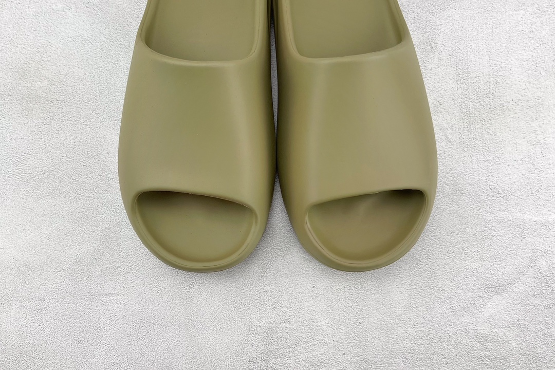 Glossy adidas originals Yeezy Slide Brown Coffee Gray FV8425