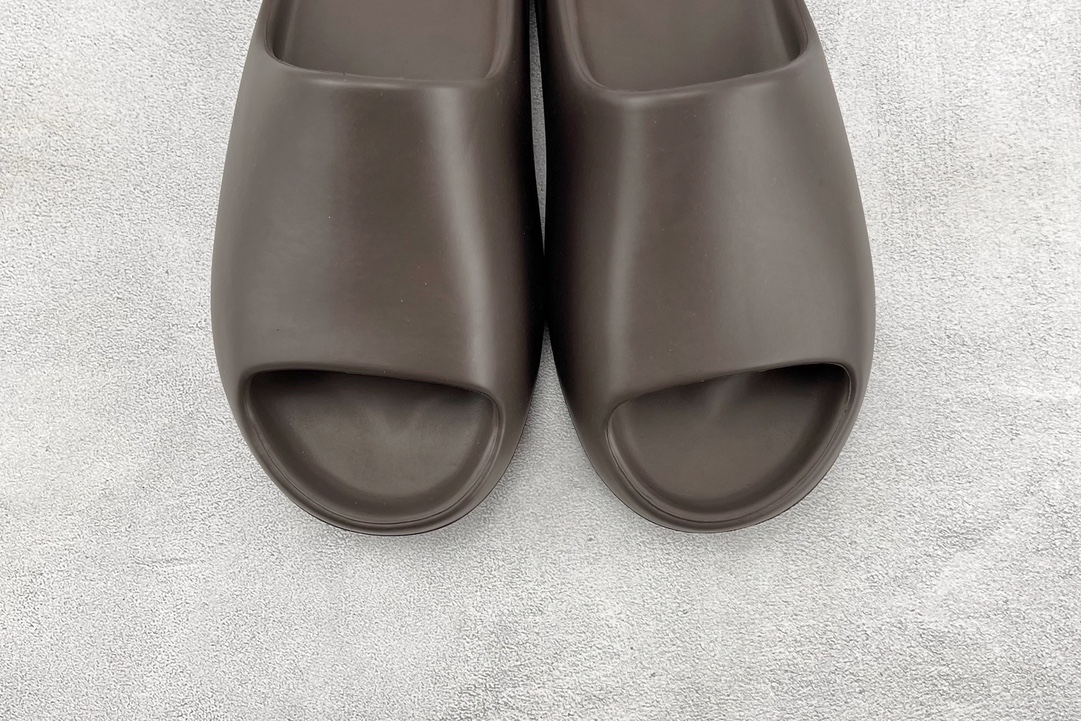 Glossy adidas originals Yeezy Slide Brown G55495