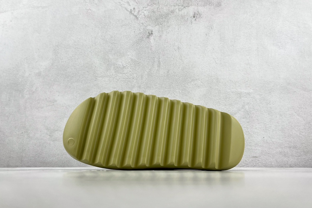 Glossy adidas originals Yeezy Slide ”resin” bean green FX0494