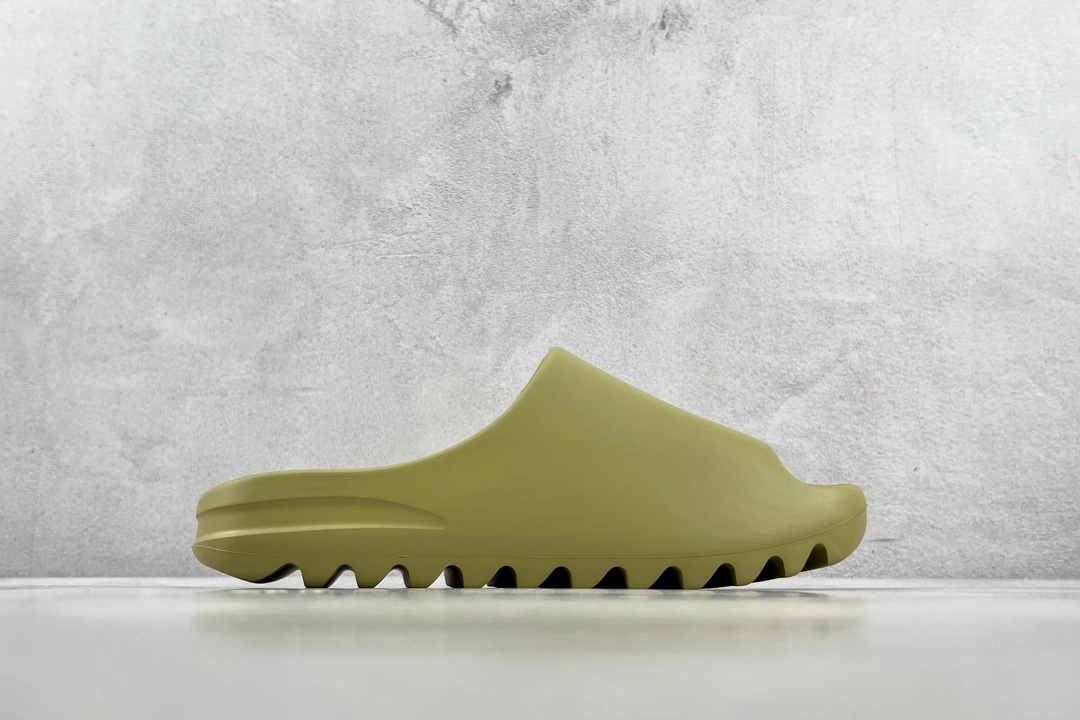 Glossy adidas originals Yeezy Slide ”resin” bean green FX0494