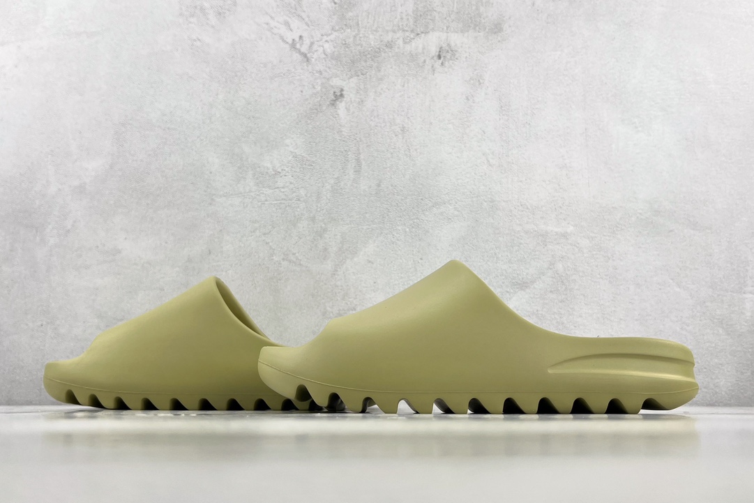 Glossy adidas originals Yeezy Slide ”resin” bean green FX0494