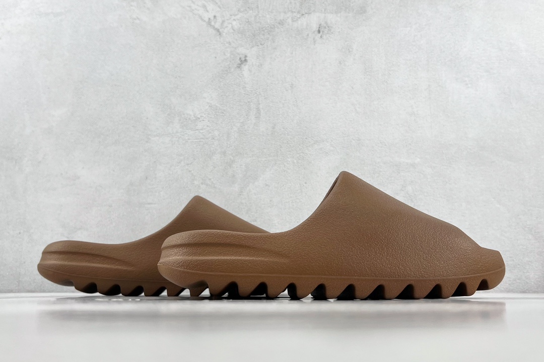 Matte adidas originals Yeezy Slide ”fax” flax brown FZ5896