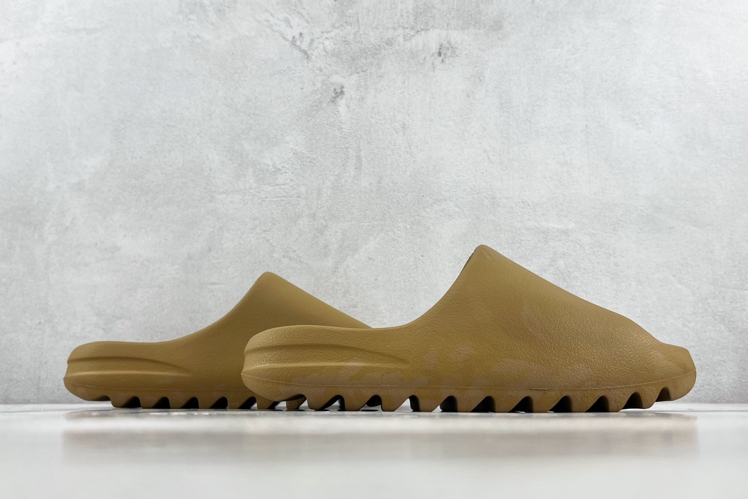 Matte adidas originals Yeezy Slide ”ochre”' military brown GW1931