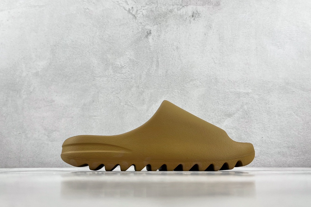 Matte adidas originals Yeezy Slide ”ochre”' military brown GW1931