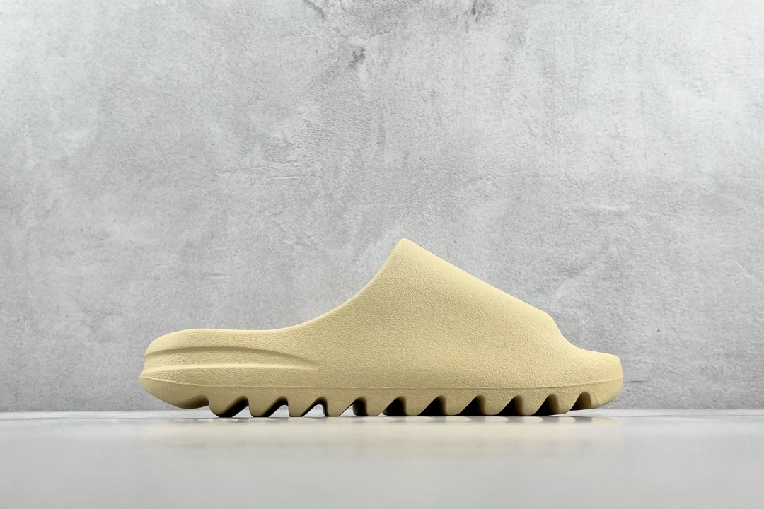 Matte adidas originals Yeezy Slide ”bone” bone white FZ5897