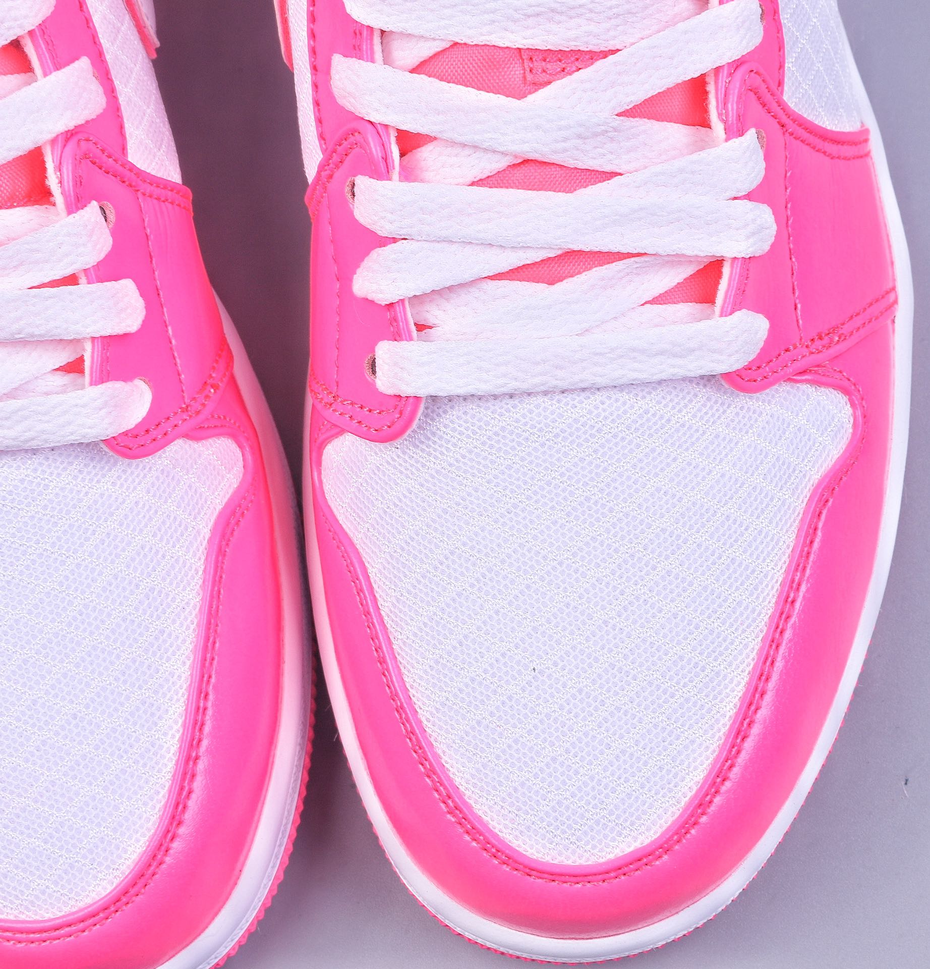 Air Jordan 1 Mid GS「Hyper Pink」靓粉 Air Jordan 1 Mid 白色 555112-611