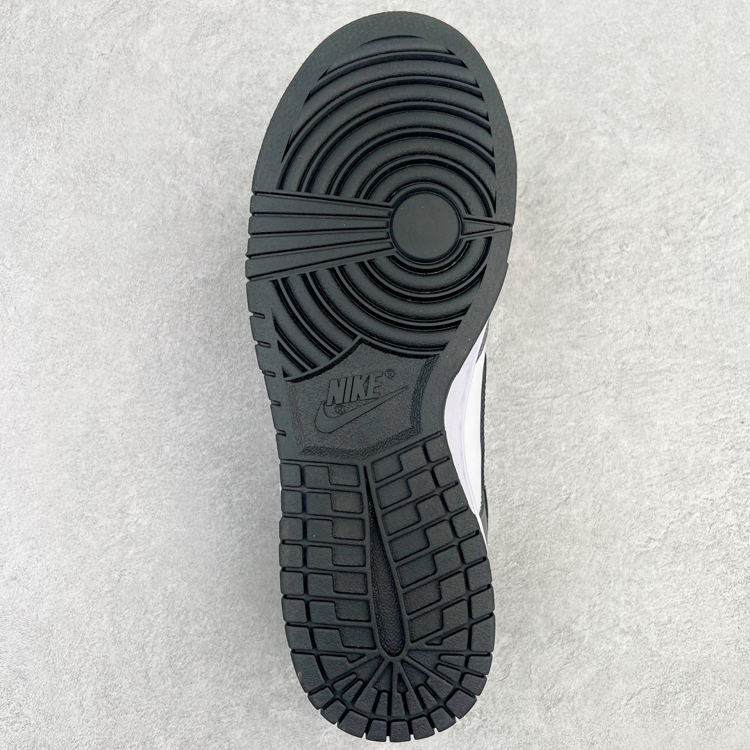 图片[8]-＃YC纯原福利 NK Dunk Low 雾色渡鸦 黑白灰 DD1503-101 定制系列天花板 无原鞋不开发 全系列得物原鞋一比一校对开发 配色持续更新中 终端对接 优势输出 全套原厂楦头原纸板数据档案倾力打造 原汁原味莞产 极致还原 圈内最强针车工艺 高端零售指定版 广东原厂配套原盒原标 鞋盒分三个尺码段 原厂冲刀 超高清洁度 全鞋零毛边皮料切割 采用原厂百宏鞋带以及原厂百宏织唛舌标 内标可供原厂几率过验 进口原装条纹中底布 四线拉帮白色点胶 原厂拉帮手法遵循公司 原厂电绣 极致还原 尺码：35.5 36 36.5 37.5 38 38.5 39 40 40.5 41 42 42.5 43 44-选品中心