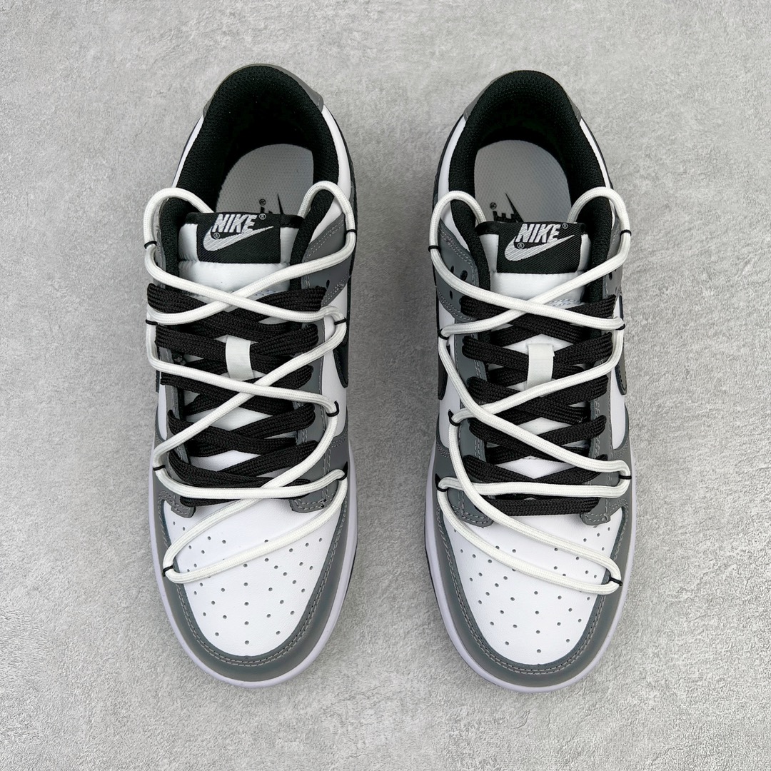 图片[2]-＃YC纯原福利 NK Dunk Low 雾色渡鸦 黑白灰 DD1503-101 定制系列天花板 无原鞋不开发 全系列得物原鞋一比一校对开发 配色持续更新中 终端对接 优势输出 全套原厂楦头原纸板数据档案倾力打造 原汁原味莞产 极致还原 圈内最强针车工艺 高端零售指定版 广东原厂配套原盒原标 鞋盒分三个尺码段 原厂冲刀 超高清洁度 全鞋零毛边皮料切割 采用原厂百宏鞋带以及原厂百宏织唛舌标 内标可供原厂几率过验 进口原装条纹中底布 四线拉帮白色点胶 原厂拉帮手法遵循公司 原厂电绣 极致还原 尺码：35.5 36 36.5 37.5 38 38.5 39 40 40.5 41 42 42.5 43 44-选品中心