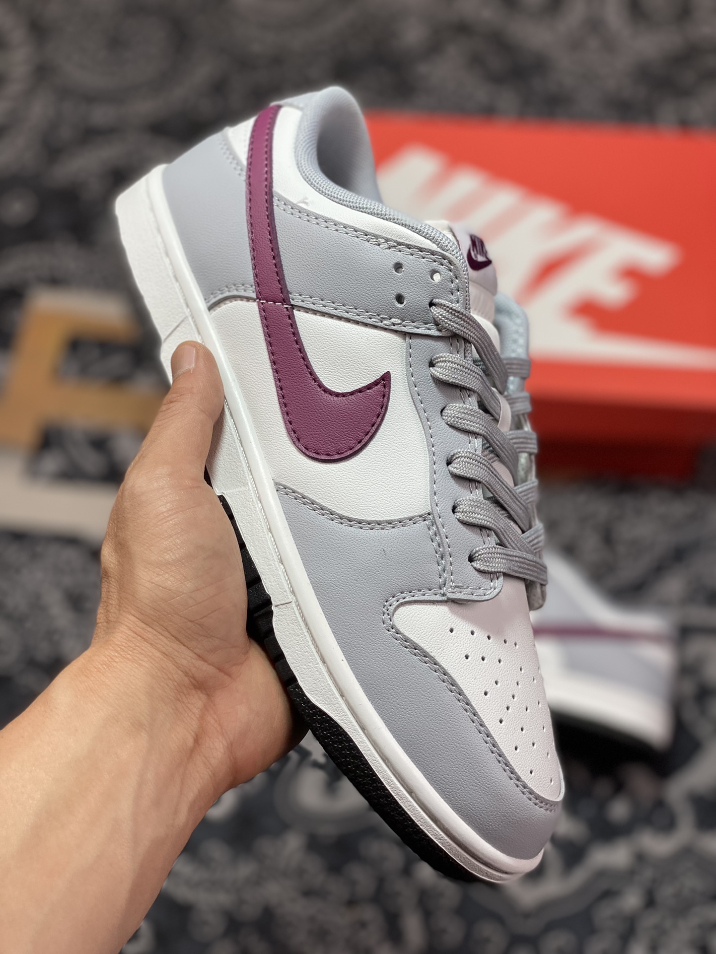 Nike SB Dunk Low “Grey White” 灰白酒红 DD1503-122