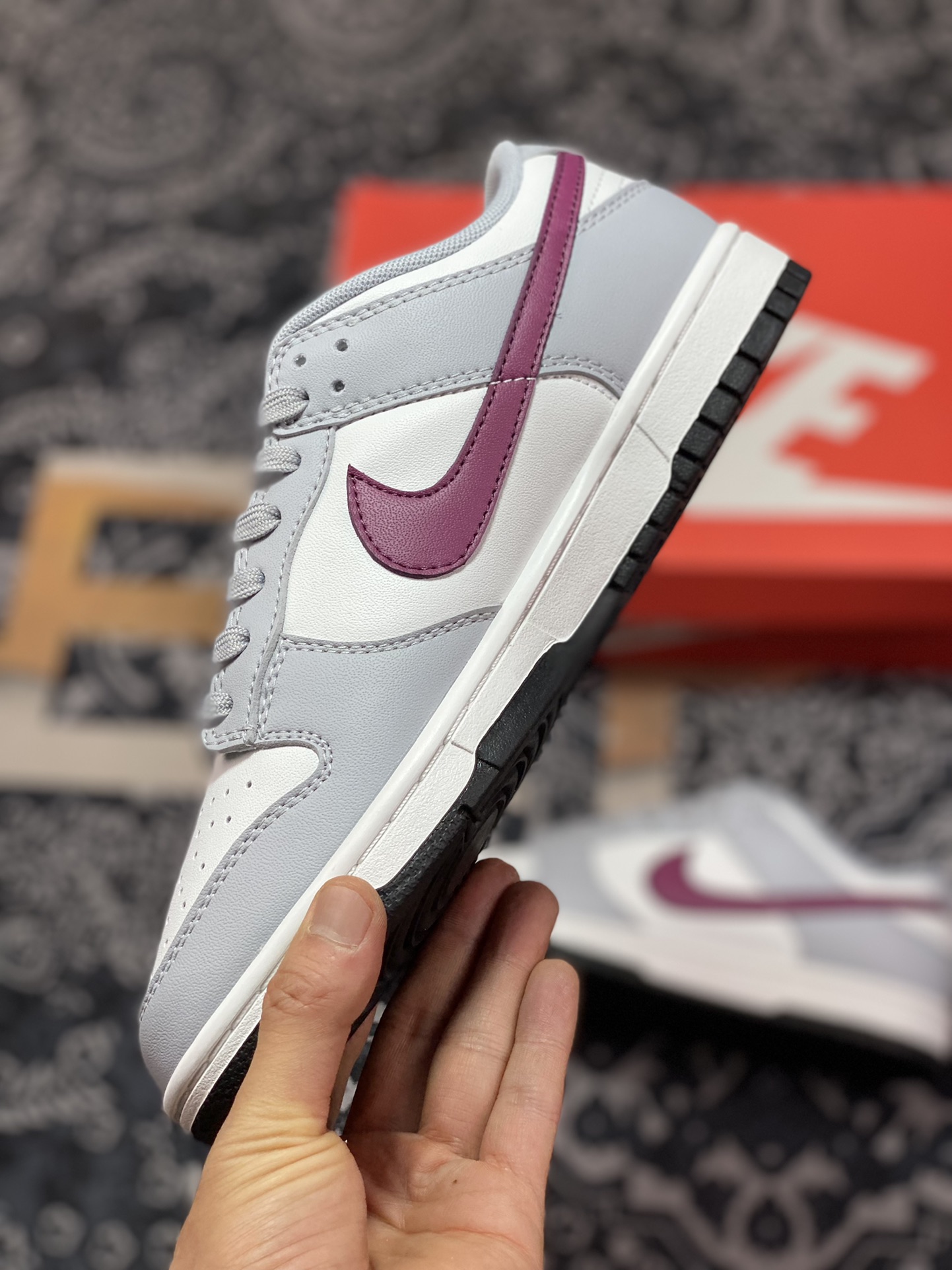 Nike SB Dunk Low “Grey White” 灰白酒红 DD1503-122