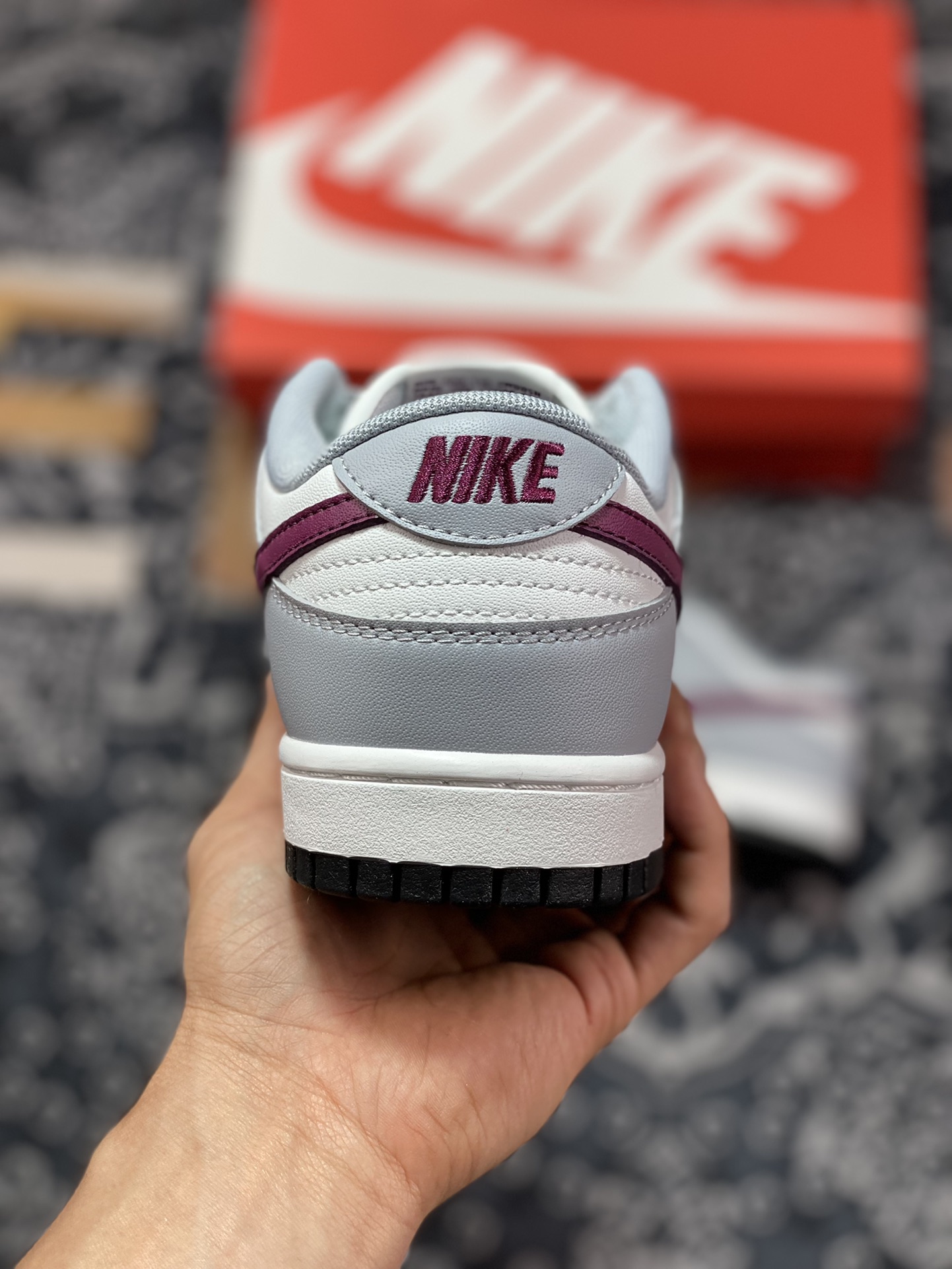 Nike SB Dunk Low “Grey White” 灰白酒红 DD1503-122
