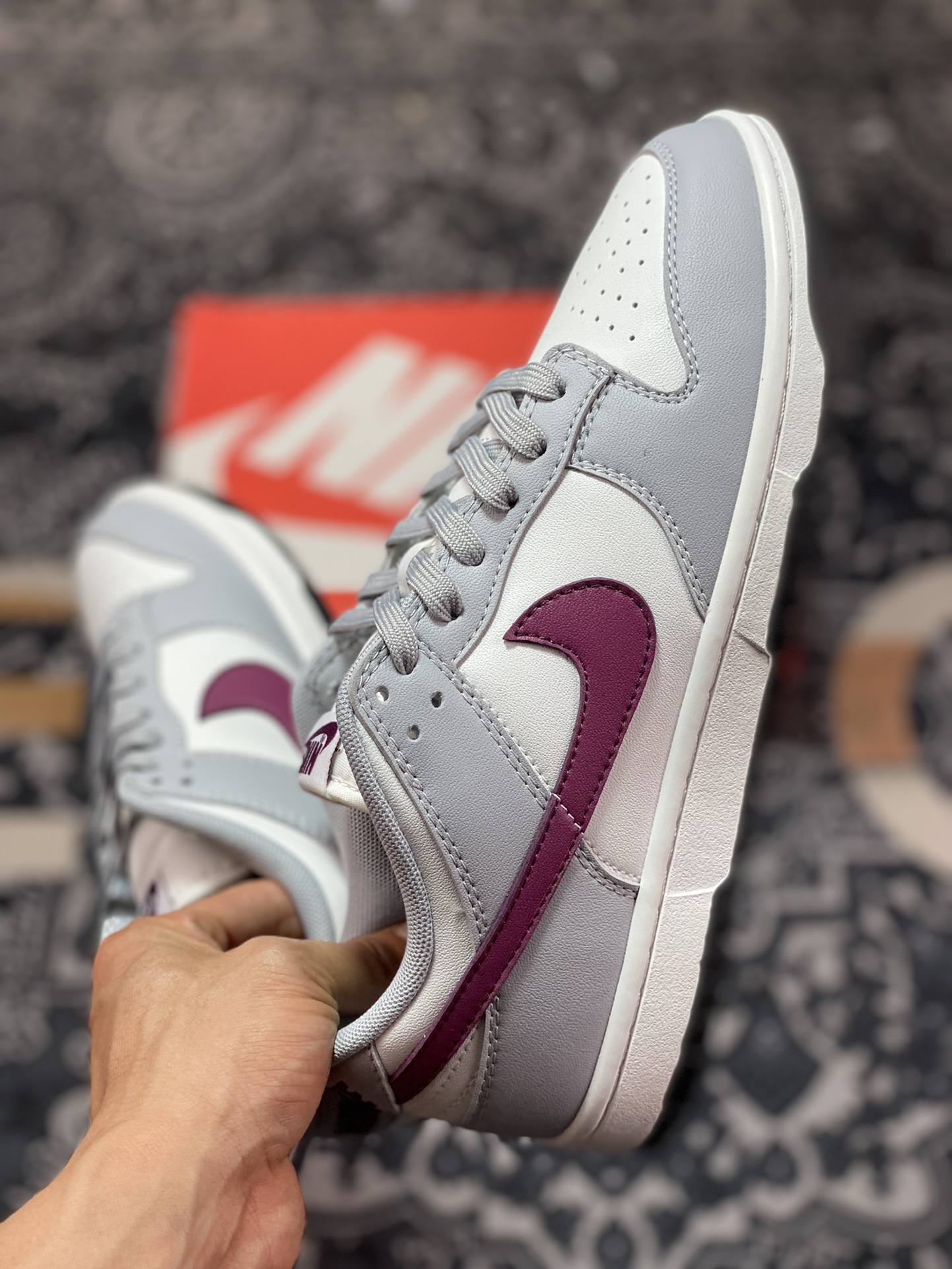 Nike SB Dunk Low “Grey White” 灰白酒红 DD1503-122