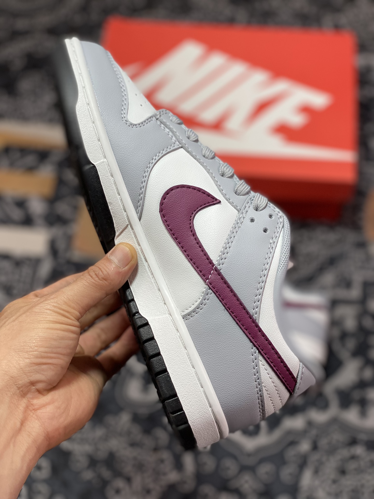Nike SB Dunk Low “Grey White” 灰白酒红 DD1503-122