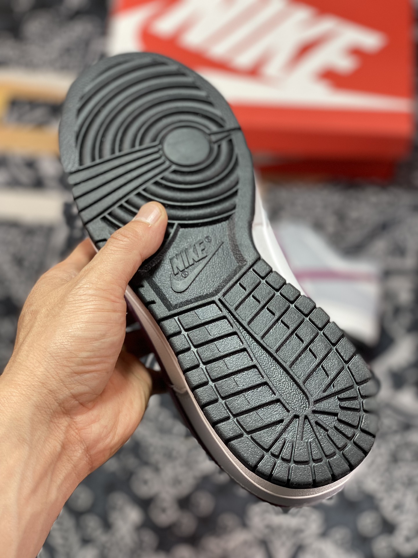 Nike SB Dunk Low “Grey White” 灰白酒红 DD1503-122