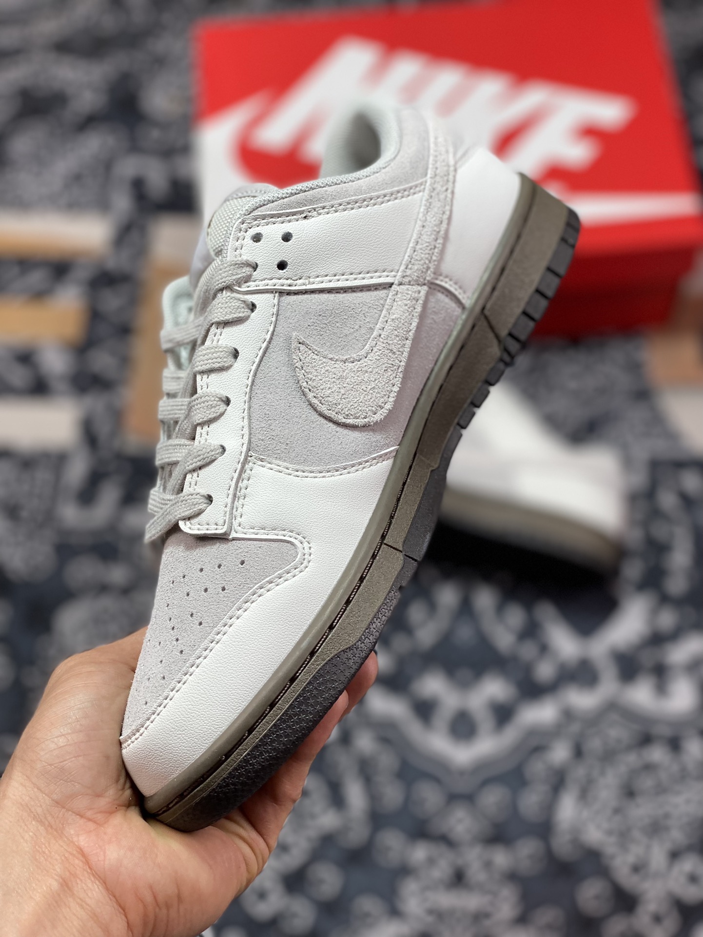 Nike SB Dunk Low”Ironstone”扣篮系列低帮休闲板鞋“石头灰白咖啡”FD9746-001