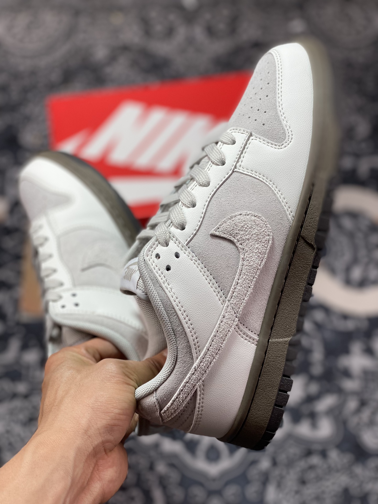 Nike SB Dunk Low”Ironstone”扣篮系列低帮休闲板鞋“石头灰白咖啡”FD9746-001