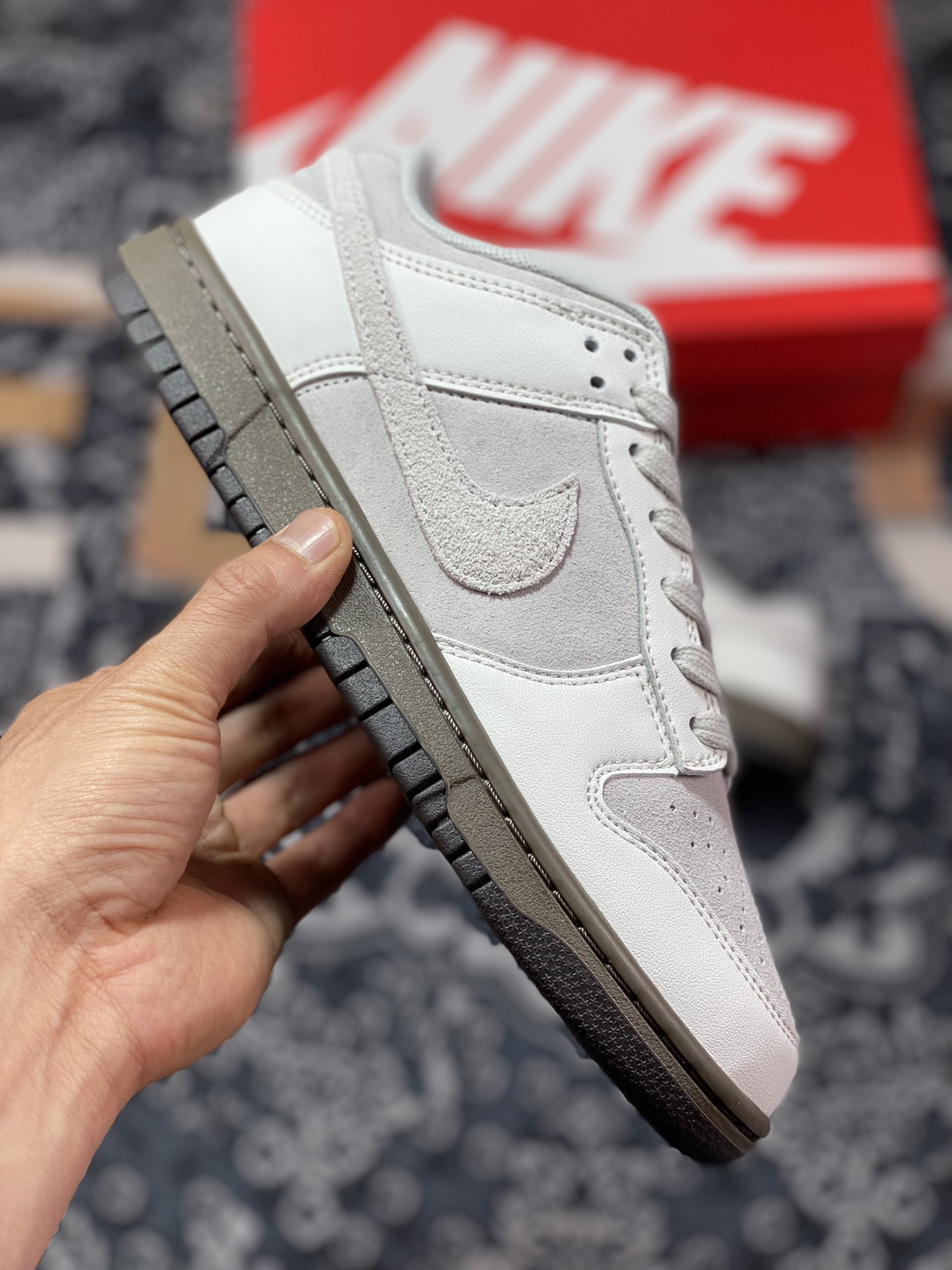 Nike SB Dunk Low”Ironstone”扣篮系列低帮休闲板鞋“石头灰白咖啡”FD9746-001