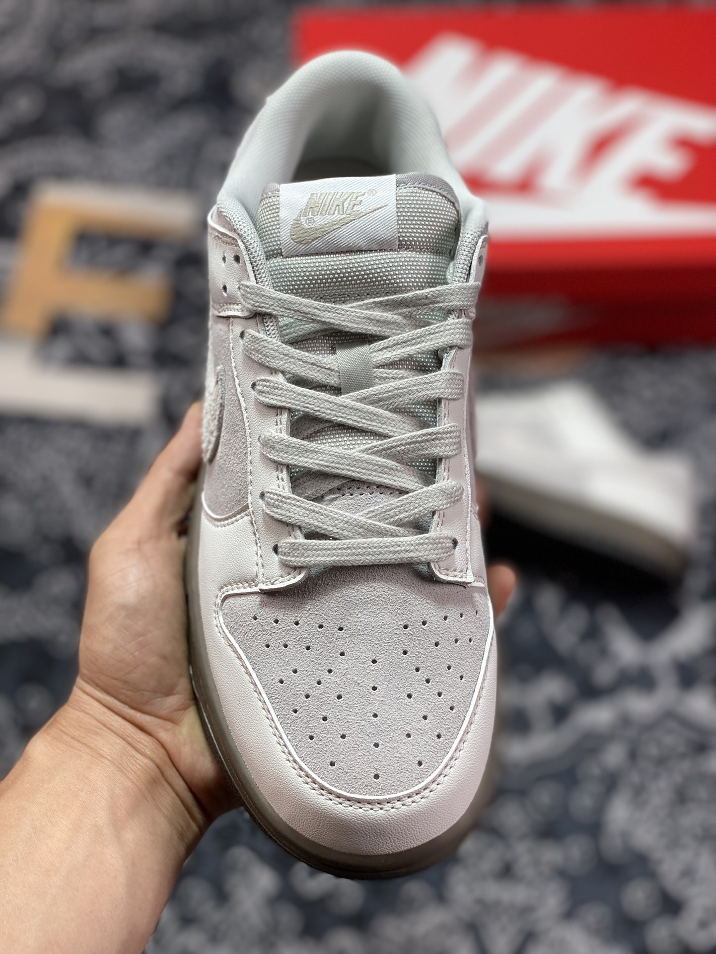 Nike SB Dunk Low”Ironstone”扣篮系列低帮休闲板鞋“石头灰白咖啡”FD9746-001