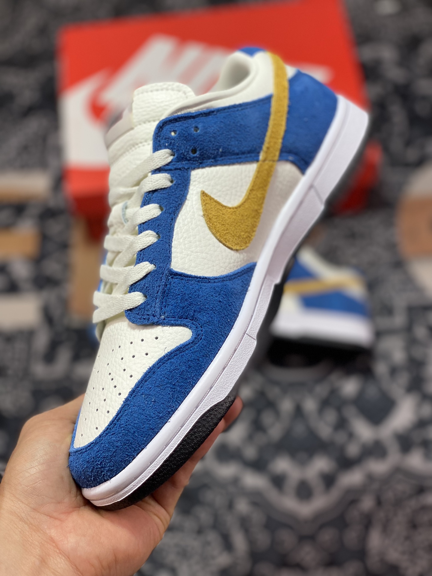 Kasina x Nike SB Dunk Low “80s Bus” 联名蓝黄 CZ6501-100