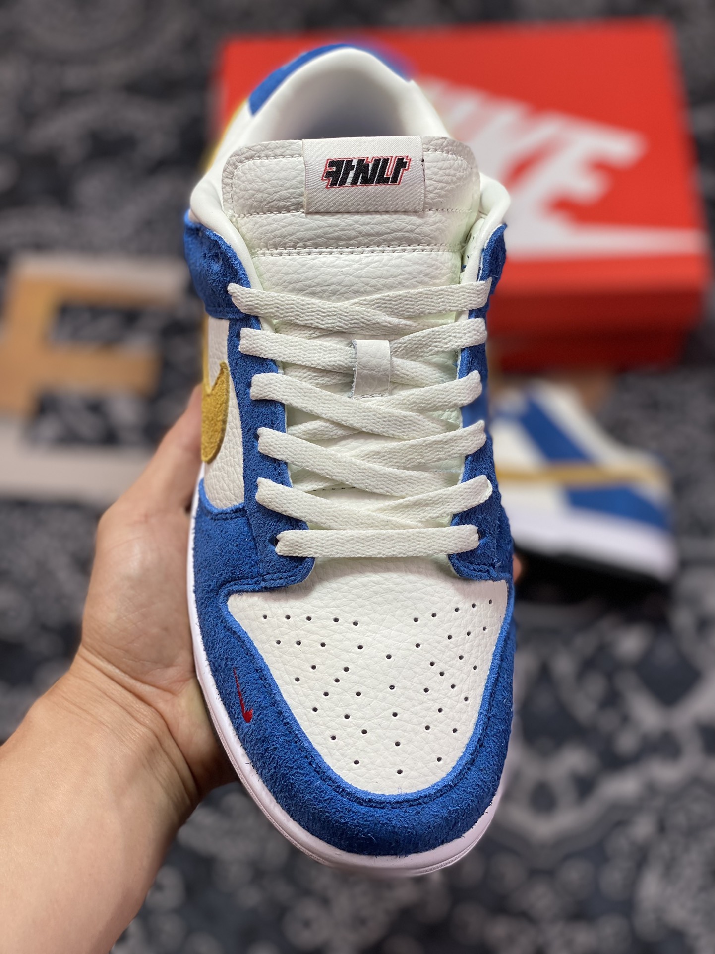 Kasina x Nike SB Dunk Low “80s Bus” 联名蓝黄 CZ6501-100