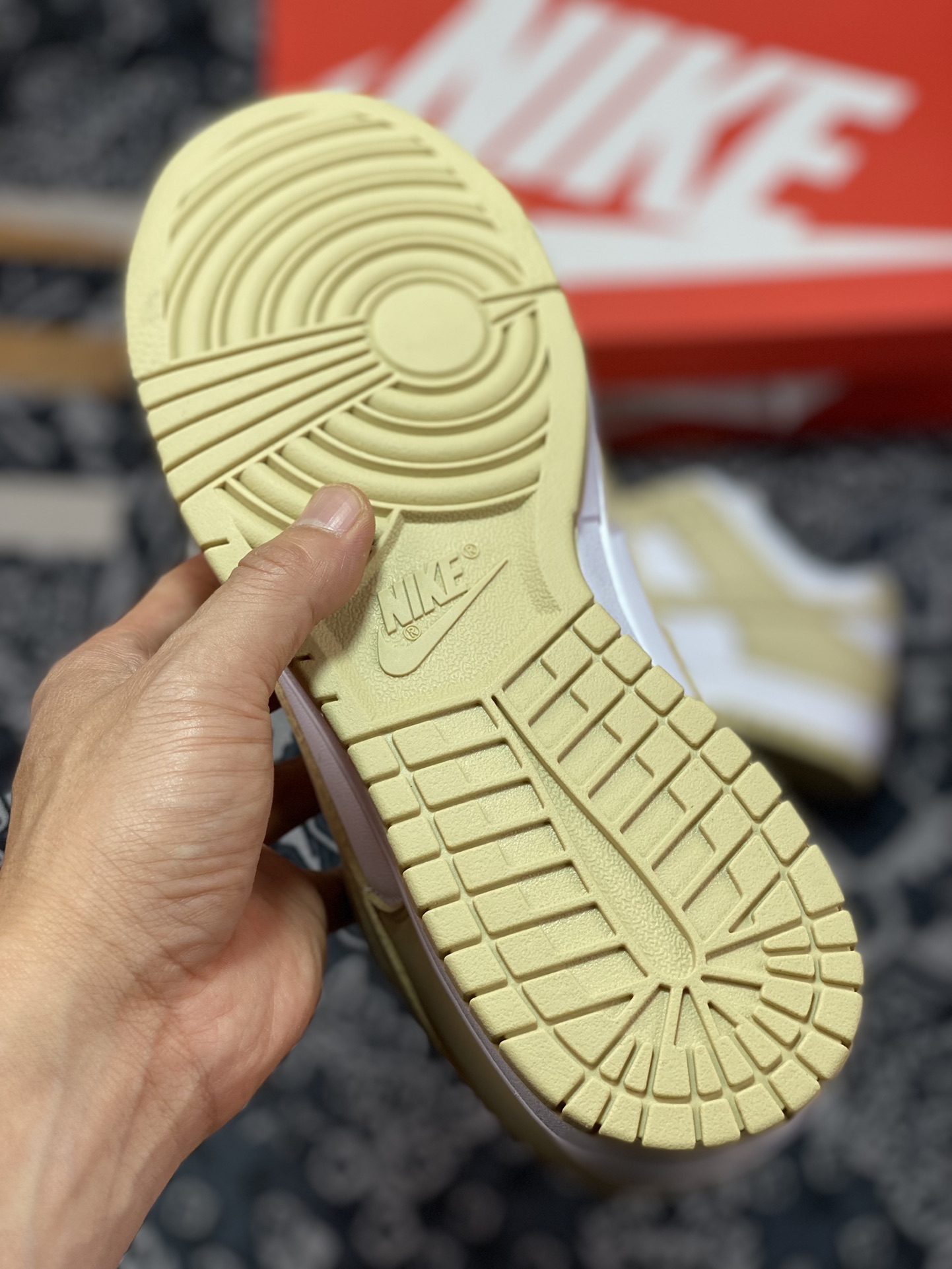 Nike Dunk SB “Team Gold” 米白全头层版本 DV0833-100
