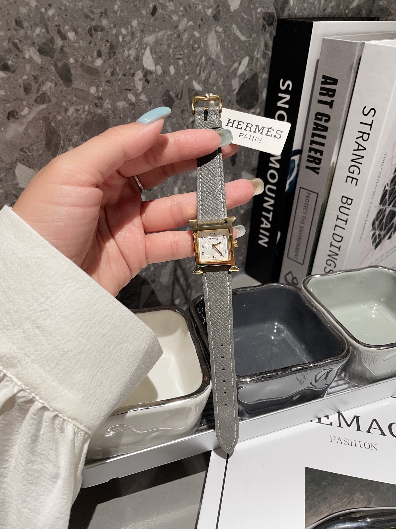 Hermes Heure H Gold-tone case, white dial, gray strap 21mm Women's Quartz