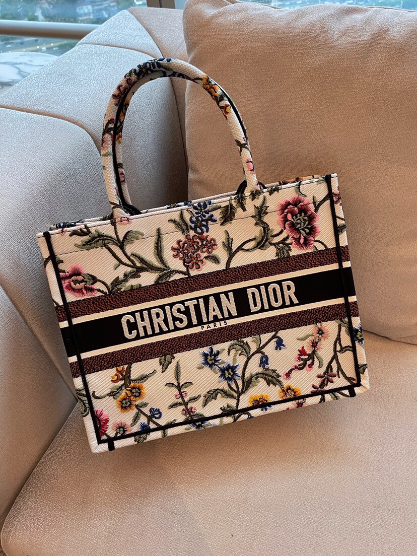 Dior Book Tote AAAA
 Handbags Tote Bags White