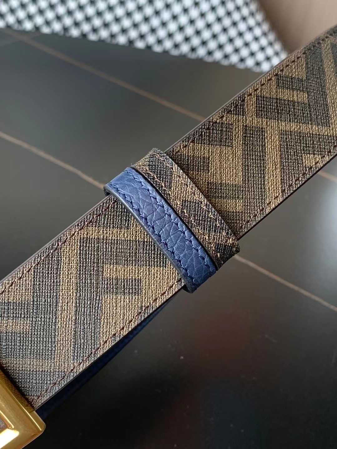 Fendi 礼盒 芬迪 FENDI亮面双F标志 · 意大利进口小荔枝牛皮 · BAGUETTE系列 · 𝟑