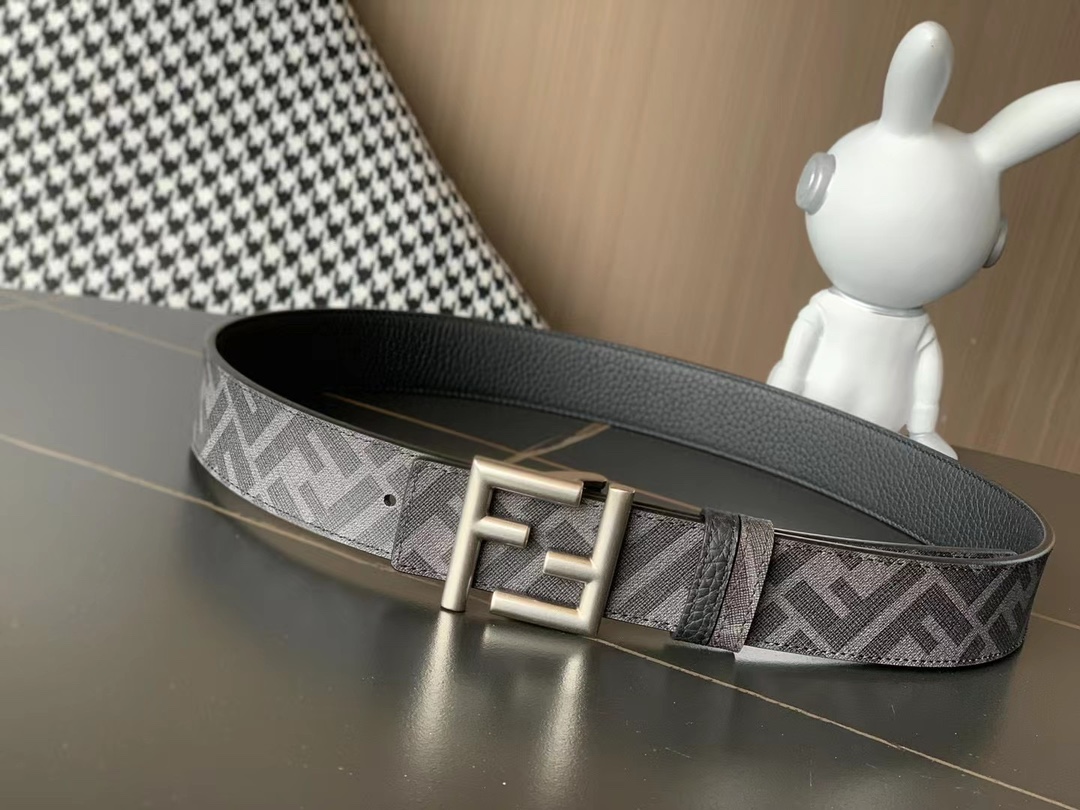 Fendi 礼盒 芬迪 FENDI亮面双F标志 · 意大利进口小荔枝牛皮 · BAGUETTE系列 · 𝟑