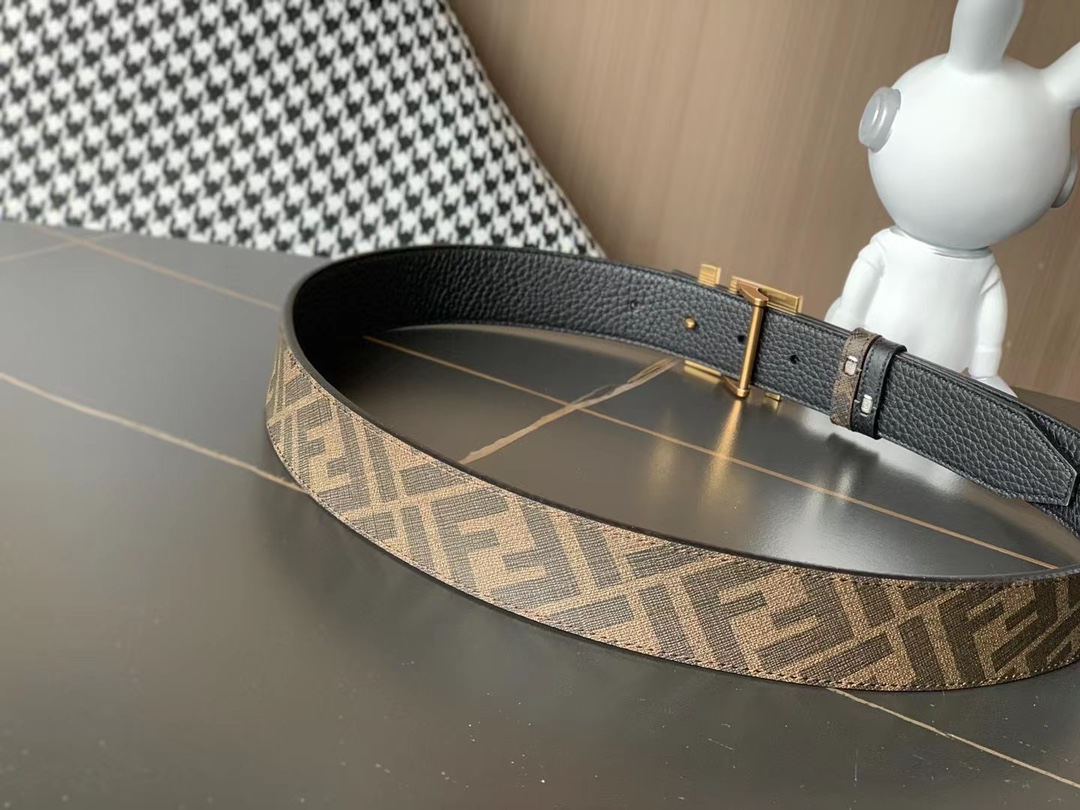 Fendi 礼盒 芬迪 FENDI亮面双F标志 · 意大利进口小荔枝牛皮 · BAGUETTE系列 · 𝟑
