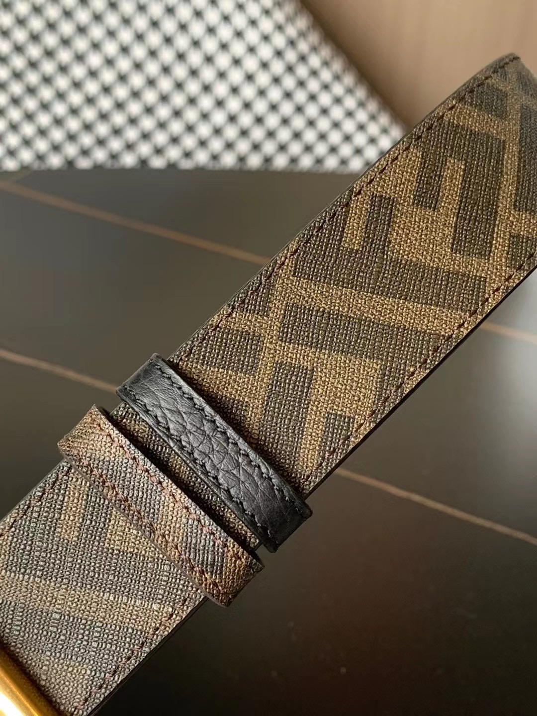 Fendi 礼盒 芬迪 FENDI亮面双F标志 · 意大利进口小荔枝牛皮 · BAGUETTE系列 · 𝟑