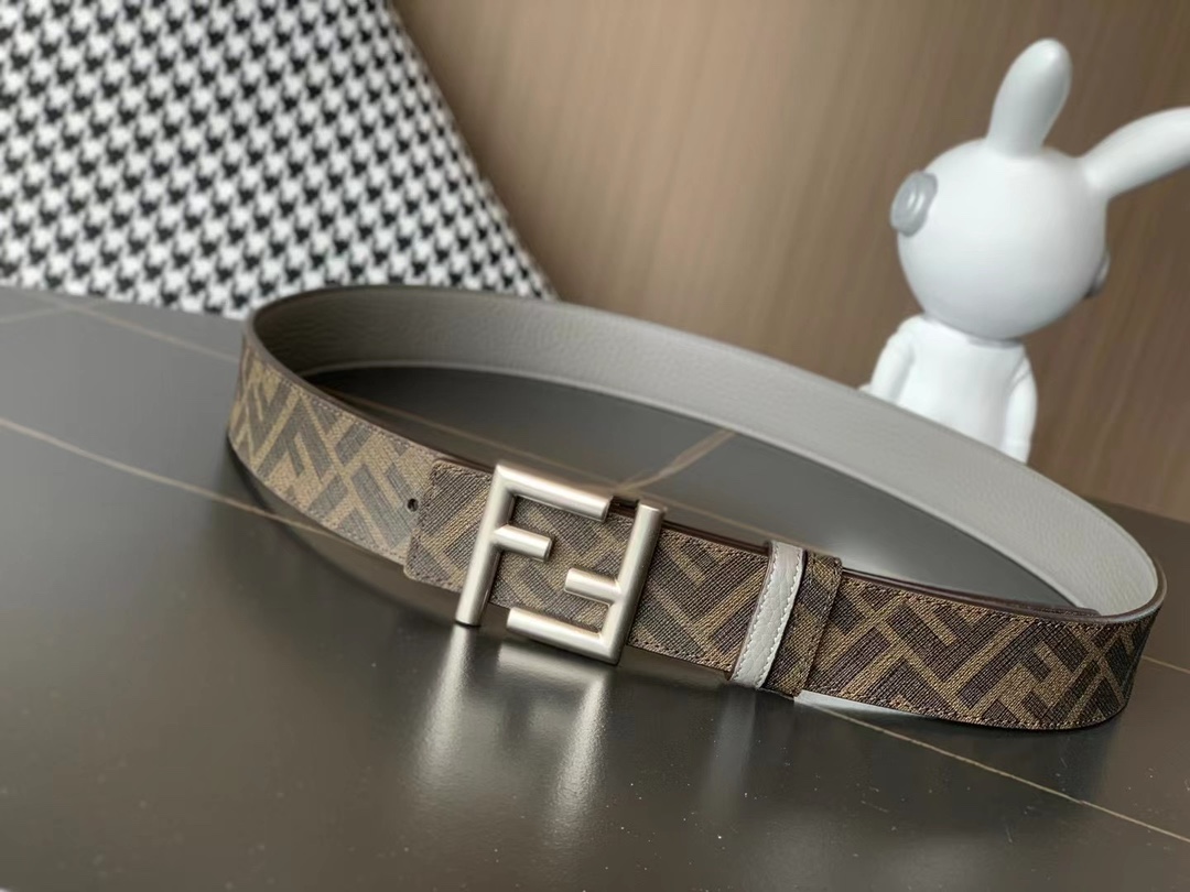 Fendi 礼盒 芬迪 FENDI亮面双F标志 · 意大利进口小荔枝牛皮 · BAGUETTE系列 · 𝟑