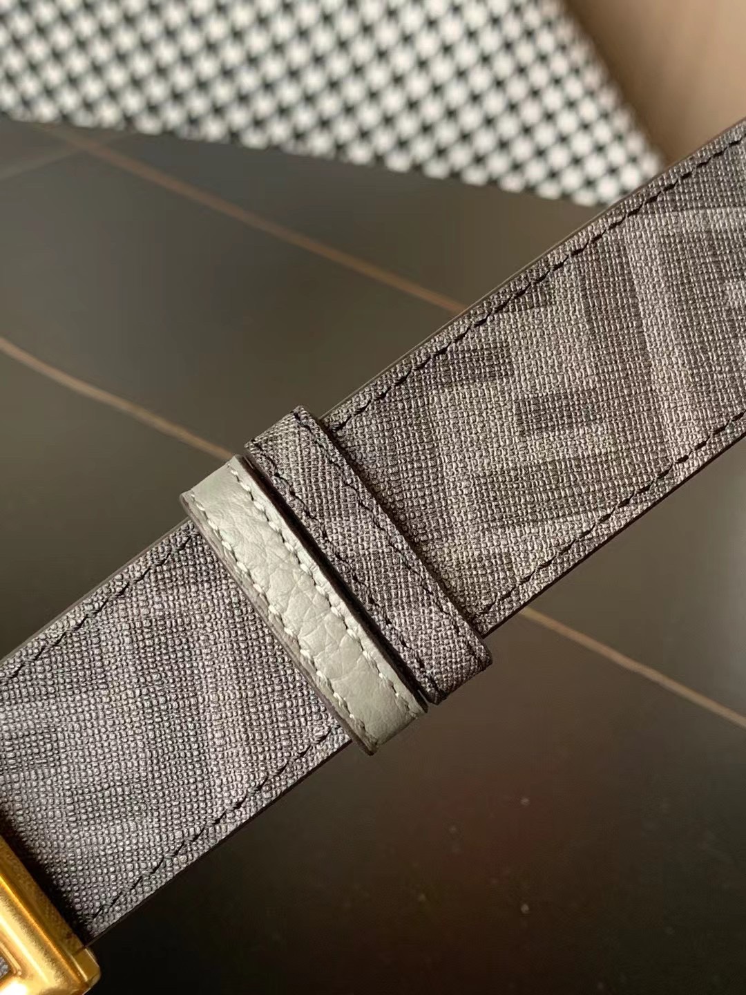 Fendi 礼盒 芬迪 FENDI亮面双F标志 · 意大利进口小荔枝牛皮 · BAGUETTE系列 · 𝟑