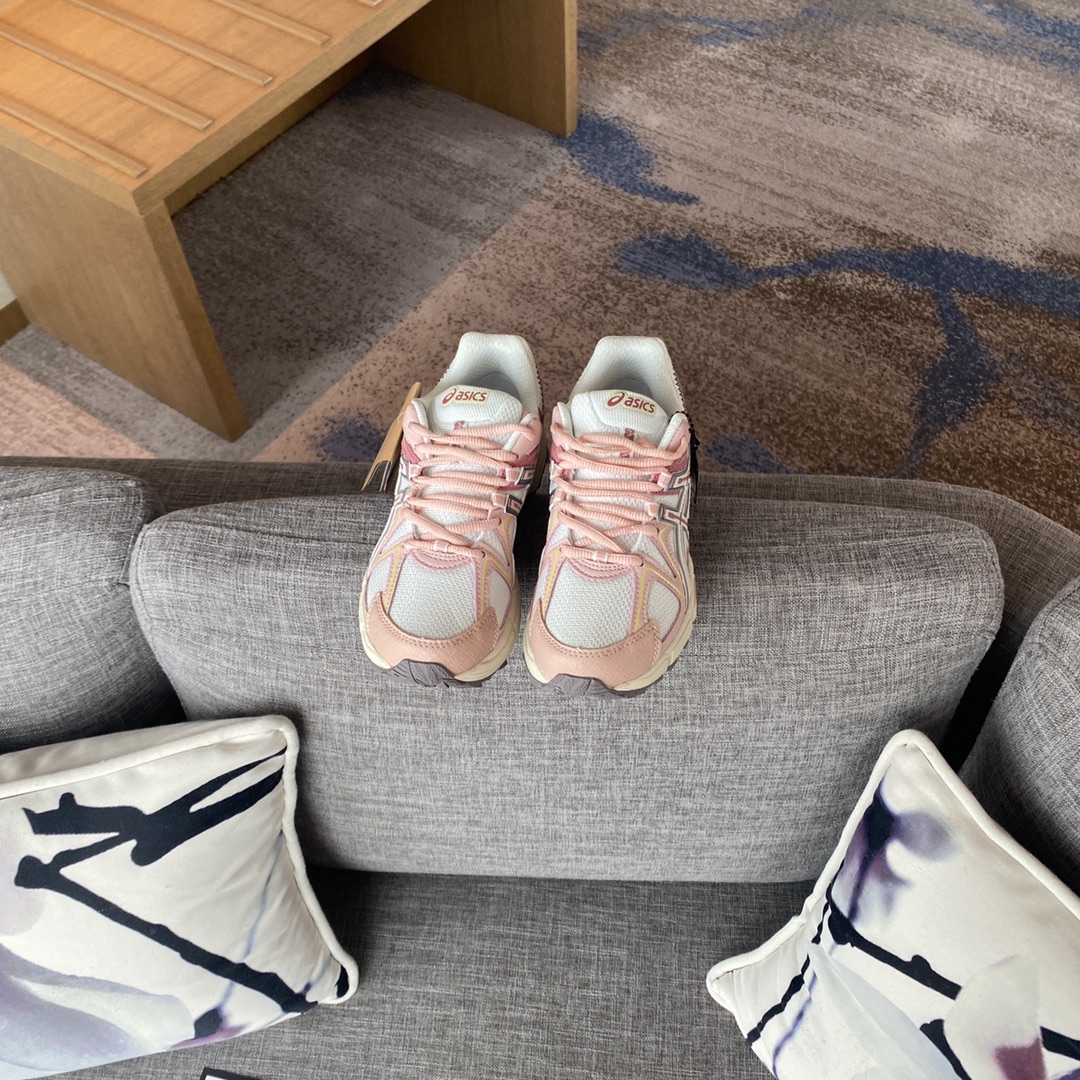 ASICS GEL-KAHANA 8 Sneakers: Stabilize Motion with GEL Technology for Outdoor Activities