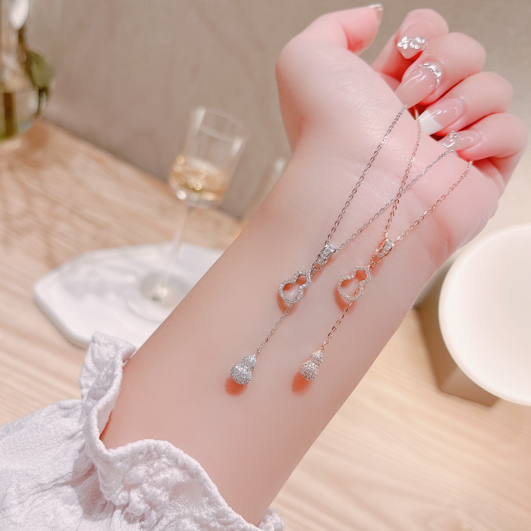 925 Silver Necklace Playful New Year Gold