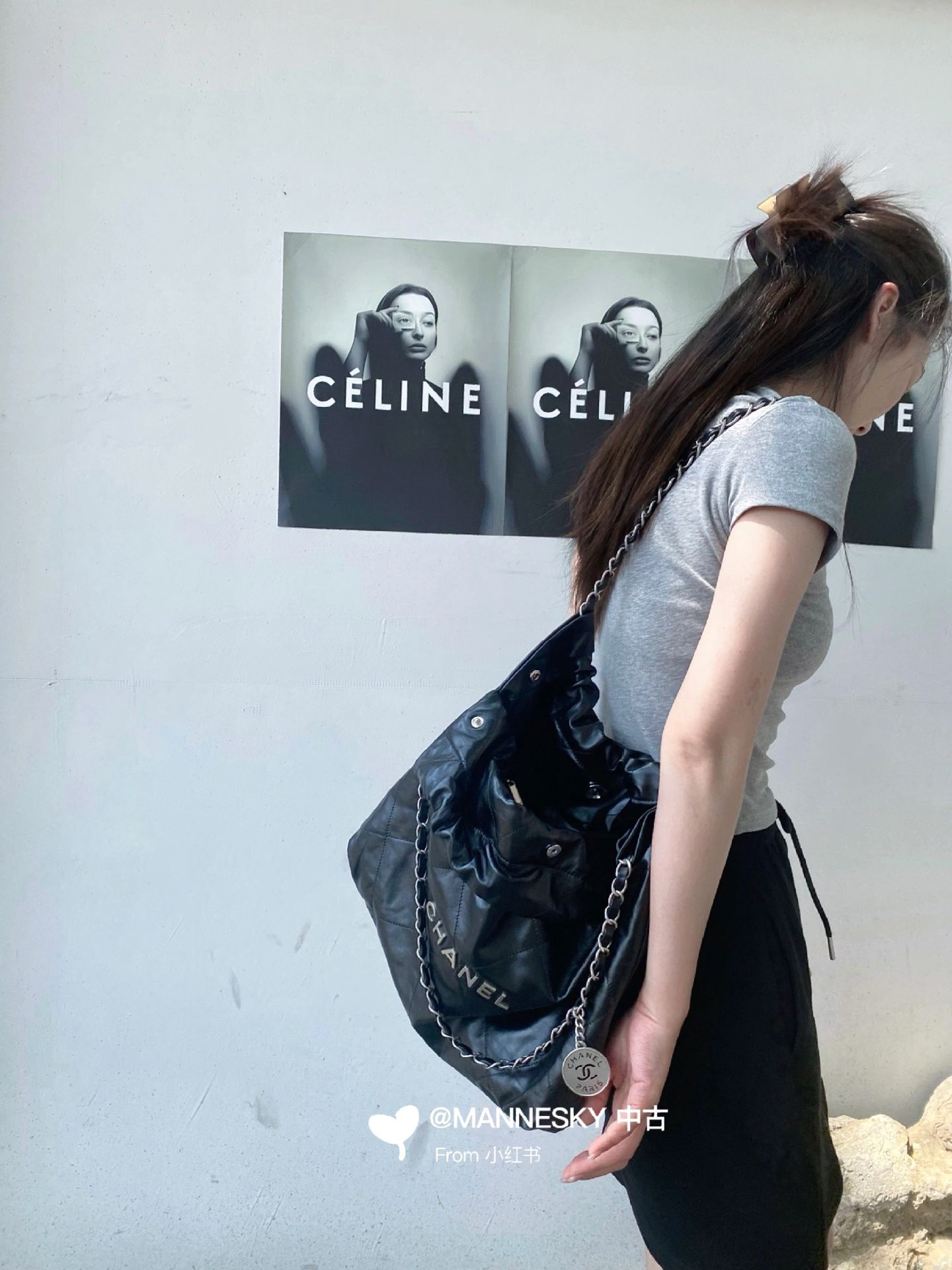 𝐂𝐡𝐚𝐧𝐞𝐥 𝟐𝟐 𝗕𝗮𝗴中号黑银｜素人演绎
随性自然耐看〰️