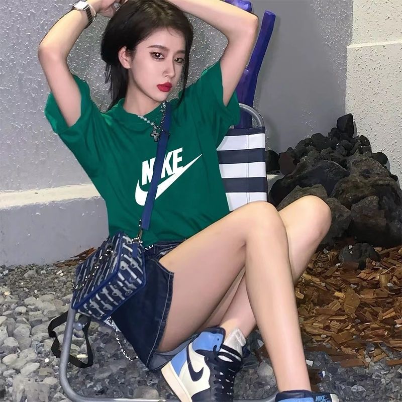 P59💰
耐克经典短袖 Nike印花短袖☑️物超所值的当季牛货!耐克情侣宽松t恤,
🌻退货率0即转即卖,🎄货源充足, 放心主推,🎊运动自如,你绝对值得拥有 男女同款
颜色:黑 白 墨绿 大红
码数:S M L XL XXL