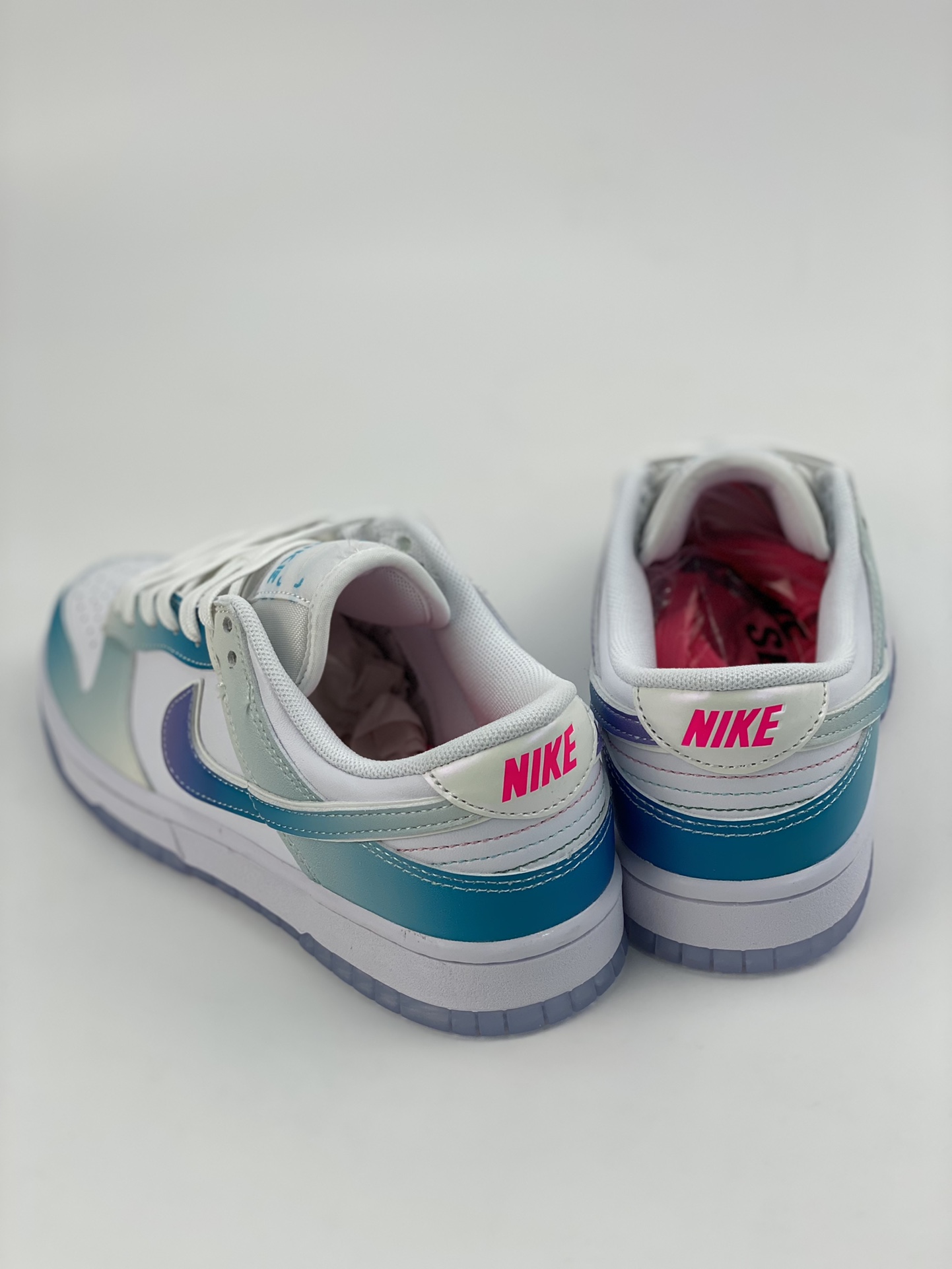 NIKE SB Dunk Low Gradient Blue FJ7743-194