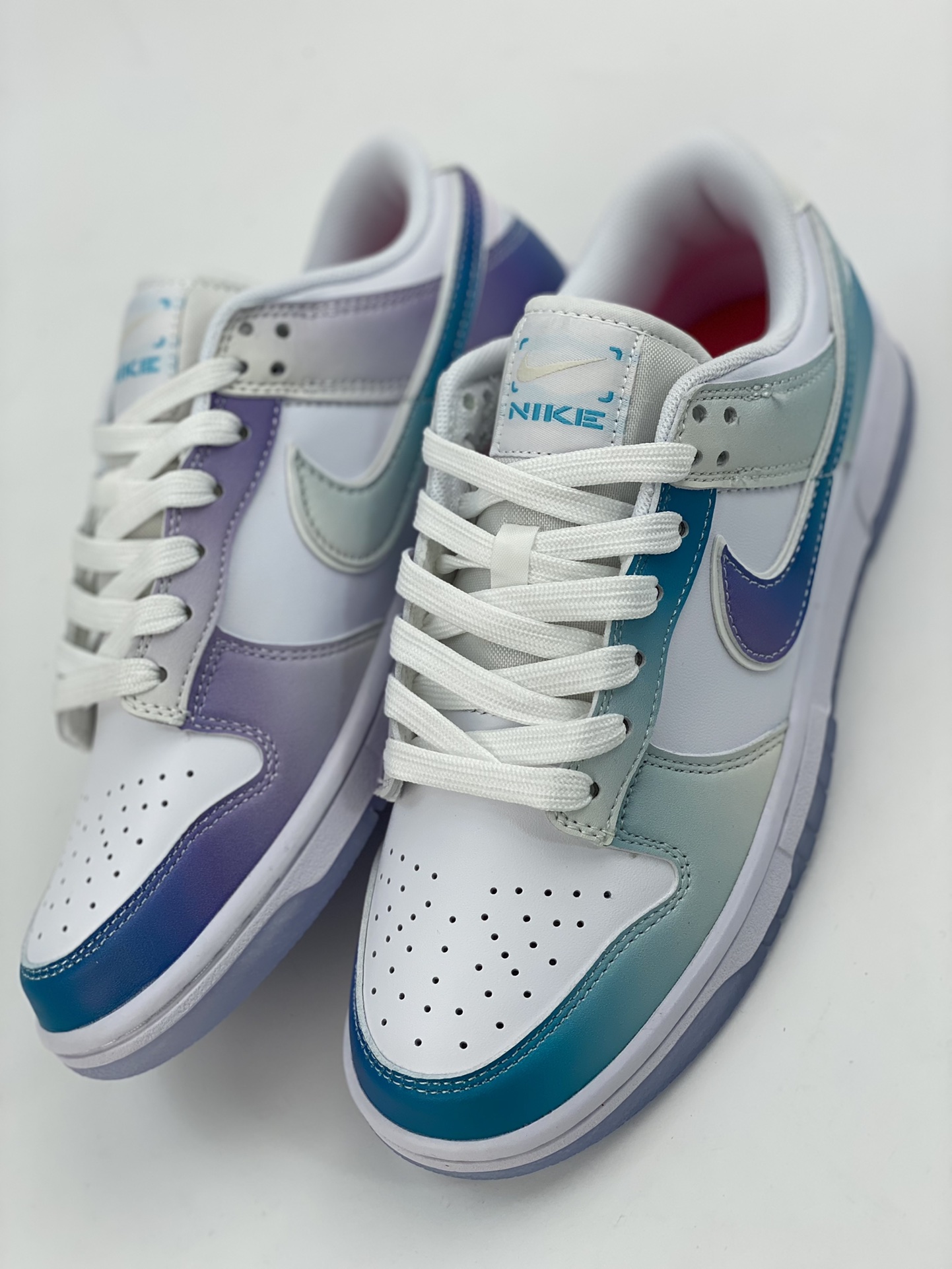 NIKE SB Dunk Low Gradient Blue FJ7743-194