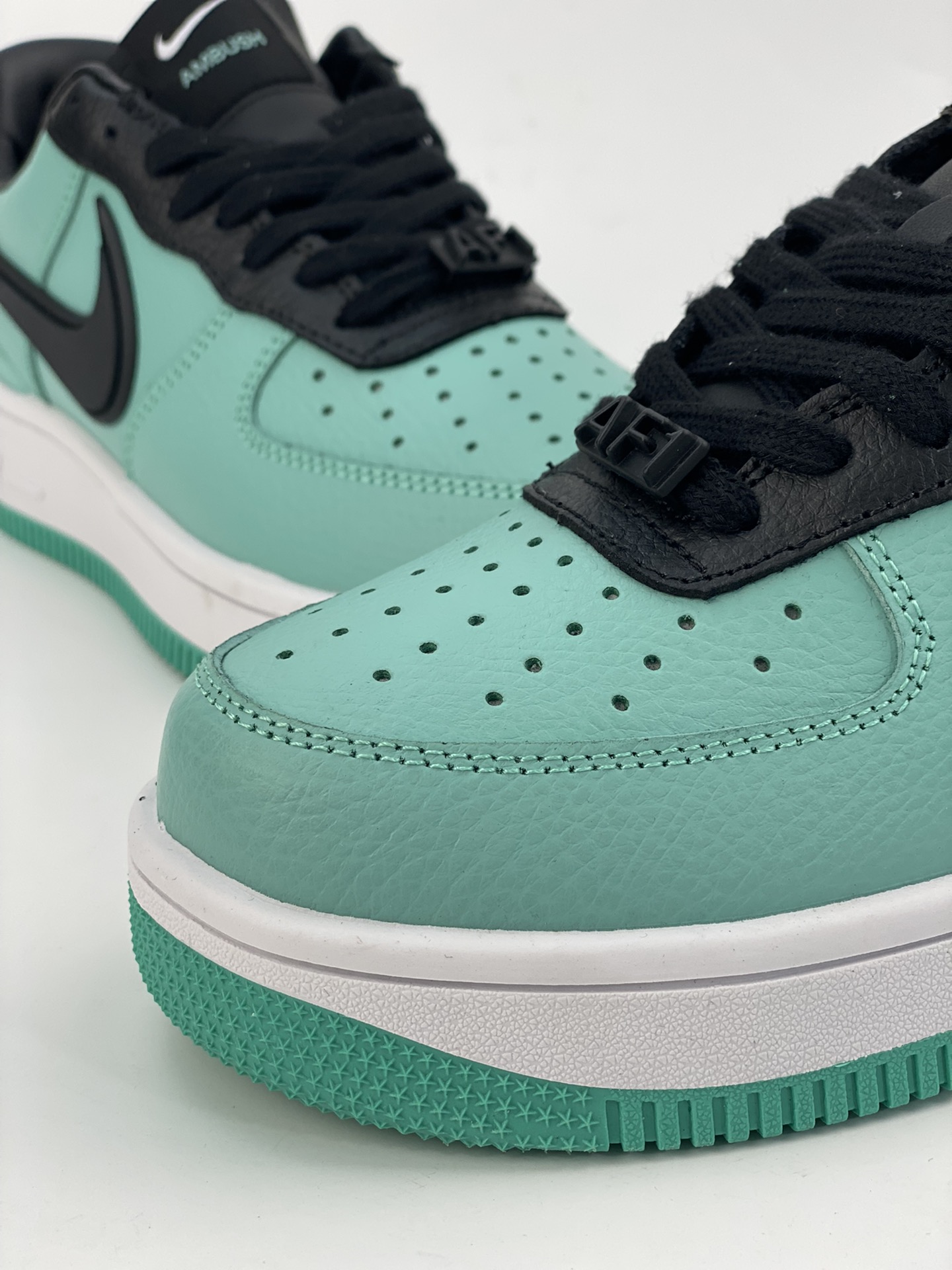 AMBUSH x Nike Air Force1 Low is made of leather throughout DZ1382-002