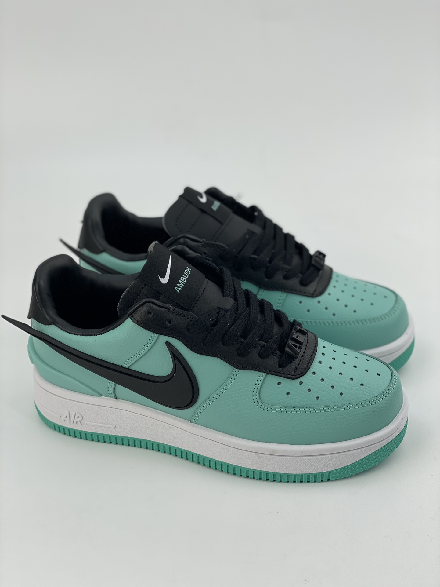 AMBUSH x Nike Air Force1 Low is made of leather throughout DZ1382-002