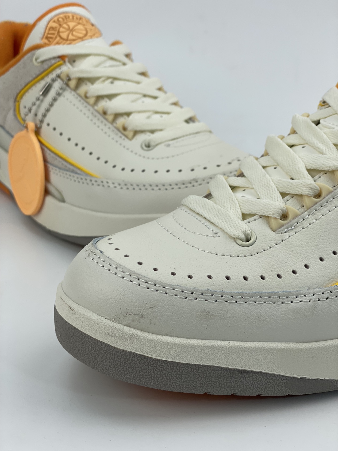 Titan x Air Jordan 2 Low SP The overall shoe body is based on the low-top Air Jordan 2 DV9956-118