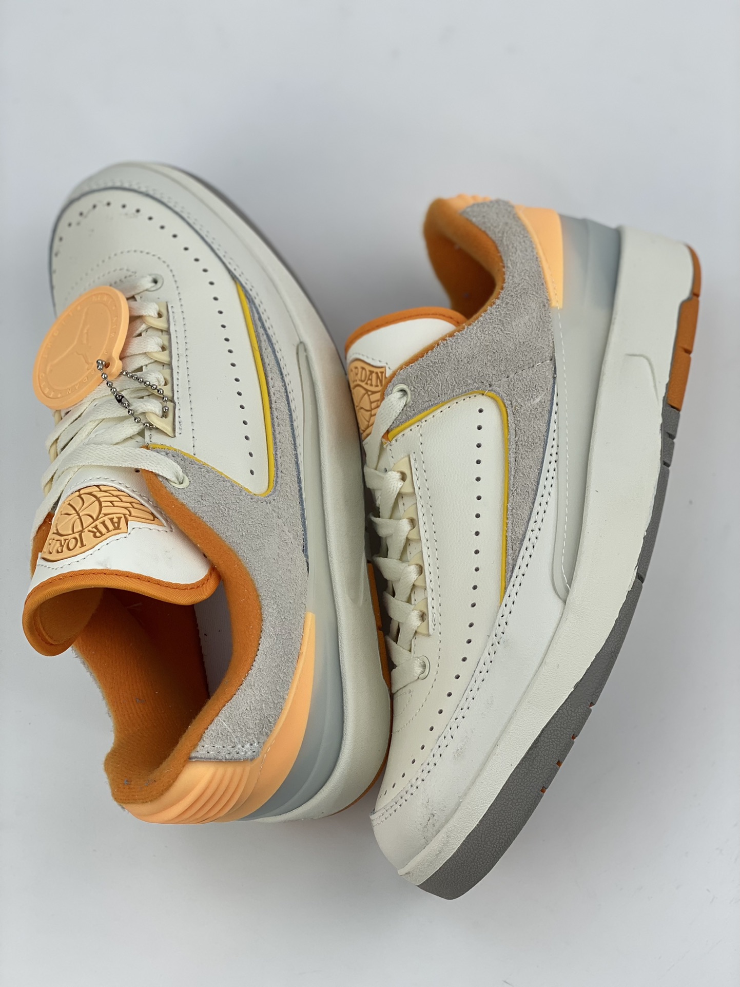 Titan x Air Jordan 2 Low SP The overall shoe body is based on the low-top Air Jordan 2 DV9956-118