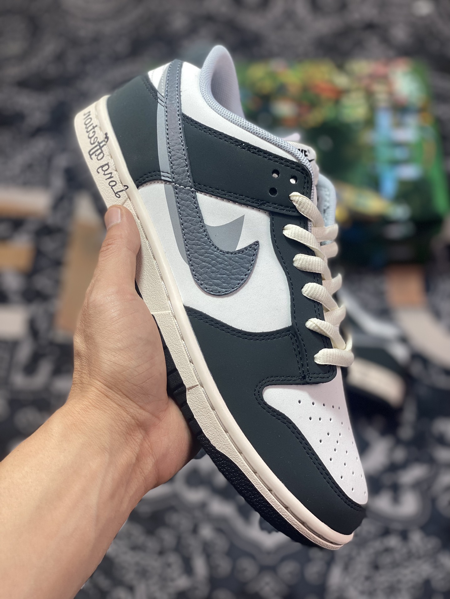 Otomo Katsuhiro x Nike SB Dunk Low”Steamboy OST”扣篮板鞋“磨砂黑白灰双钩”DD0302-256